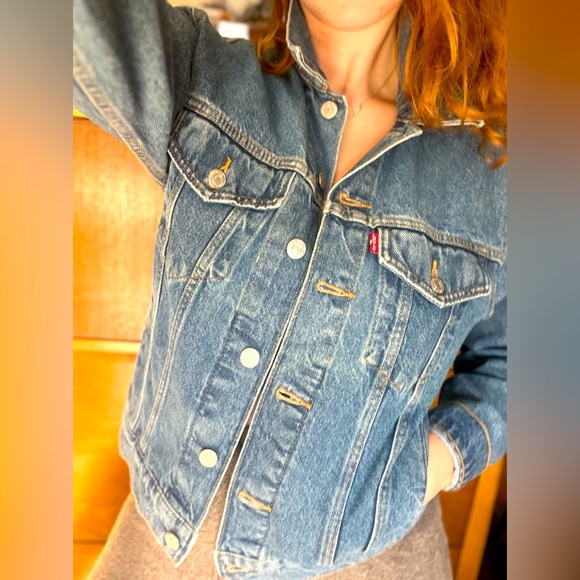Vintage Levi’s Blue Jean Denim Trucker Jacket w/silver buttons • size Small - Picture 7 of 16